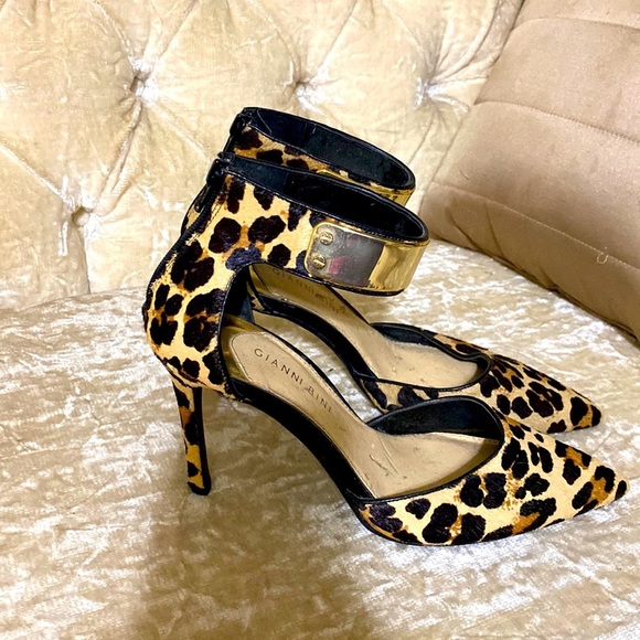 Like new Gianni Bini Leopard heels from Dillards! - Picture 1 of 3